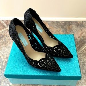 Betsy Johnson Elsa Pumps